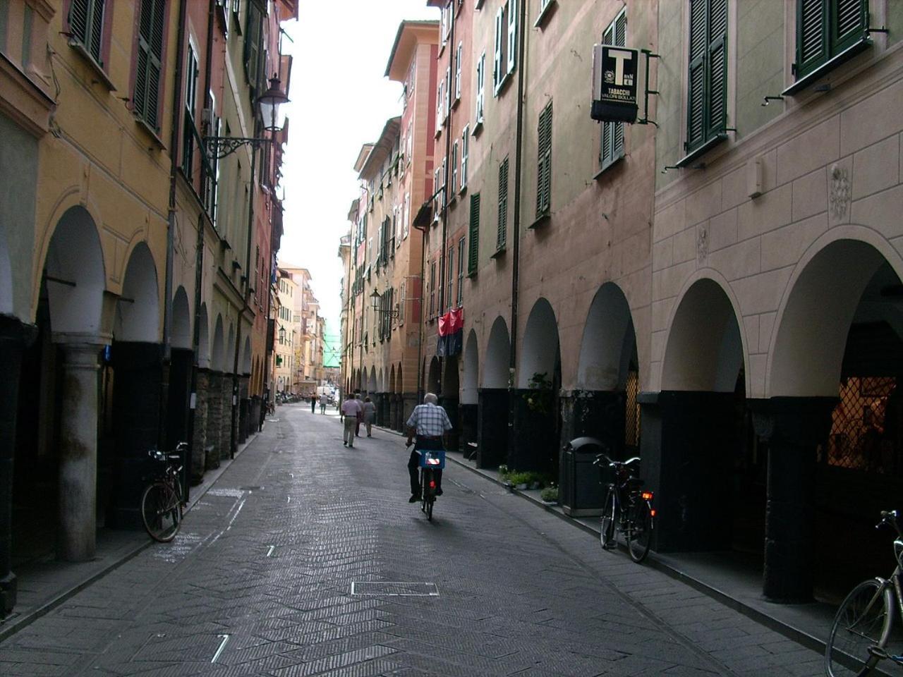 Vista Sul Carruggio, Centro Storico Di Chiavari Extérieur photo